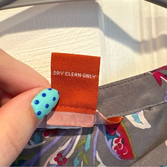 Sundance 100% Silk Gray Floral Tunic Blouse - Size Medium - Picture 3 of 6